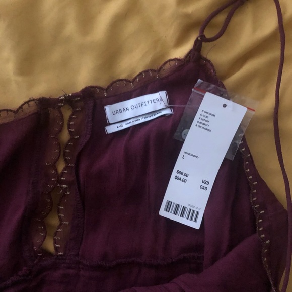 Robe Urban Outfitters Brodée Dos Nu - Violet Taille M - NWT Avec Petits Défauts